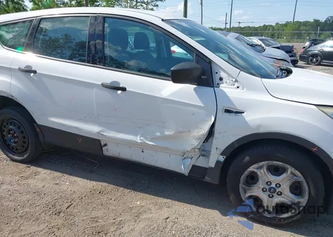 2017 Ford Escape S z USA, uszkodzony, nr VIN 1FMCU0F77HUE98557